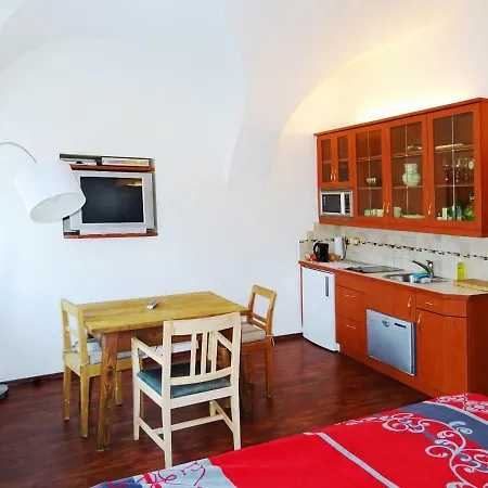 Gewoelbezimmer Am Marktplatz Gmunden Buitenkant foto